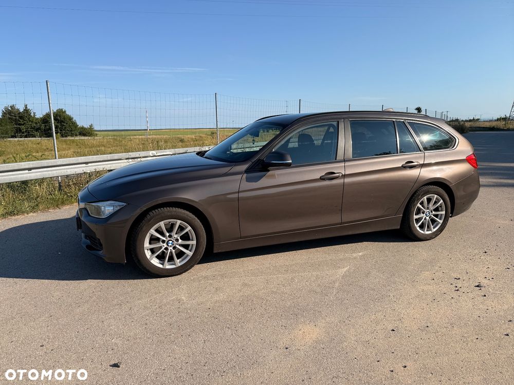 BMW Seria 3 320d - 23