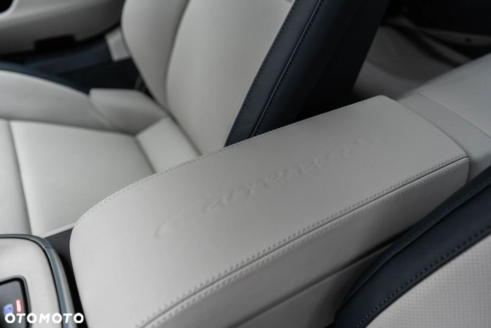 Porsche 911 Carrera 4S - 29