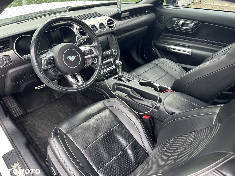Ford Mustang - 7