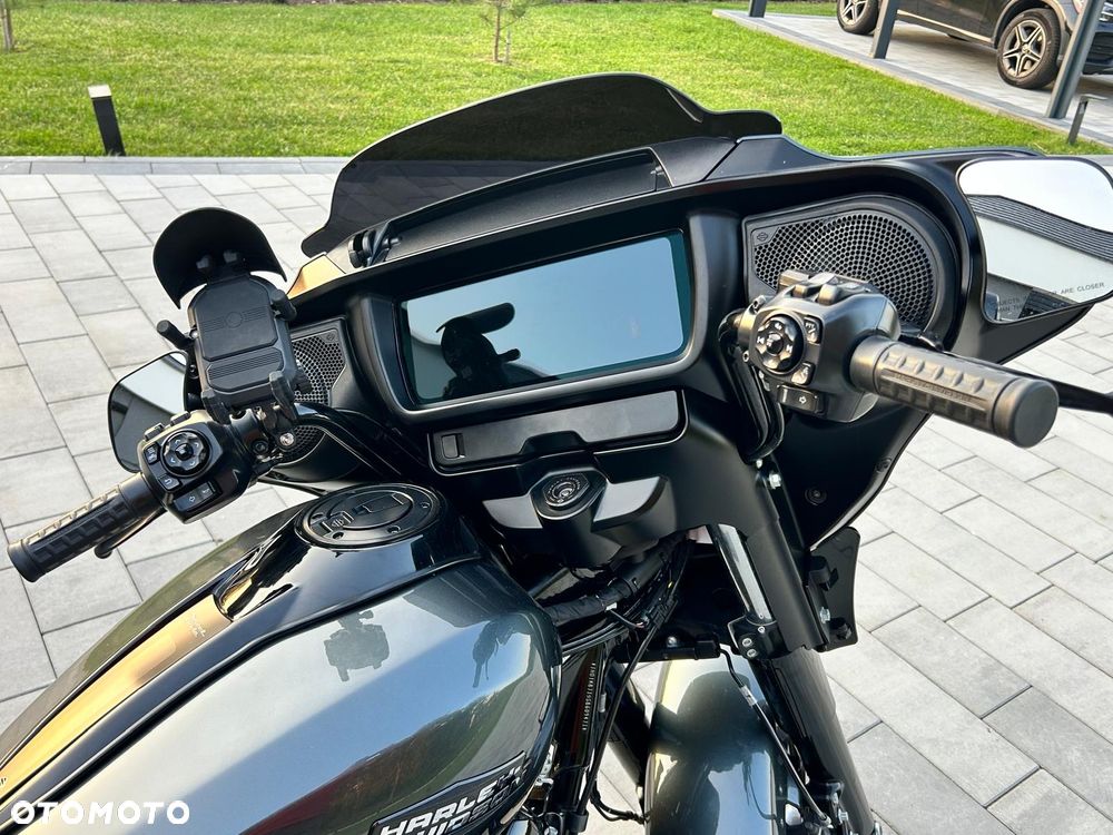 Harley-Davidson Touring Street Glide - 11