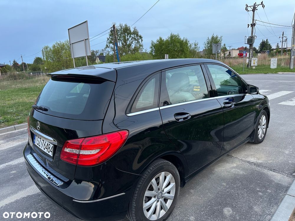 Mercedes-Benz Klasa B 180 BlueEFFICIENCY Edition Style - 14