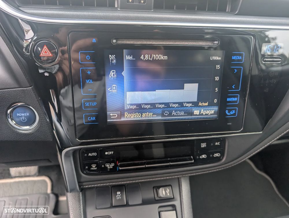 Toyota Auris Touring Sports 1.8 HSD Freestyle - 11