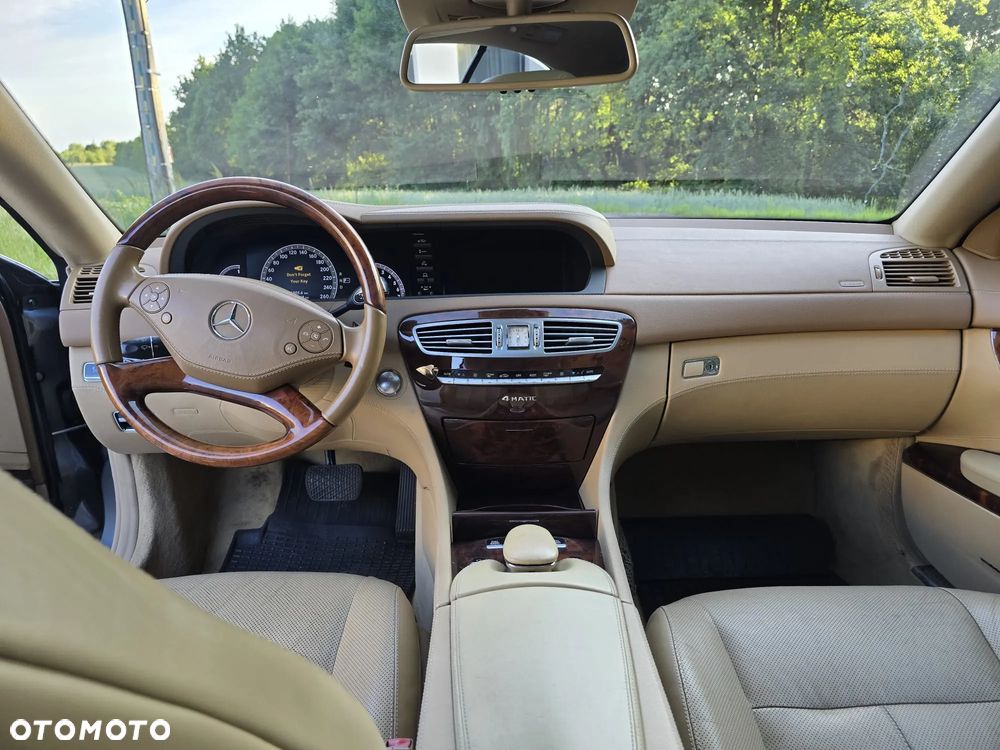 Mercedes-Benz CL 500 4-Matic BlueEff - 23