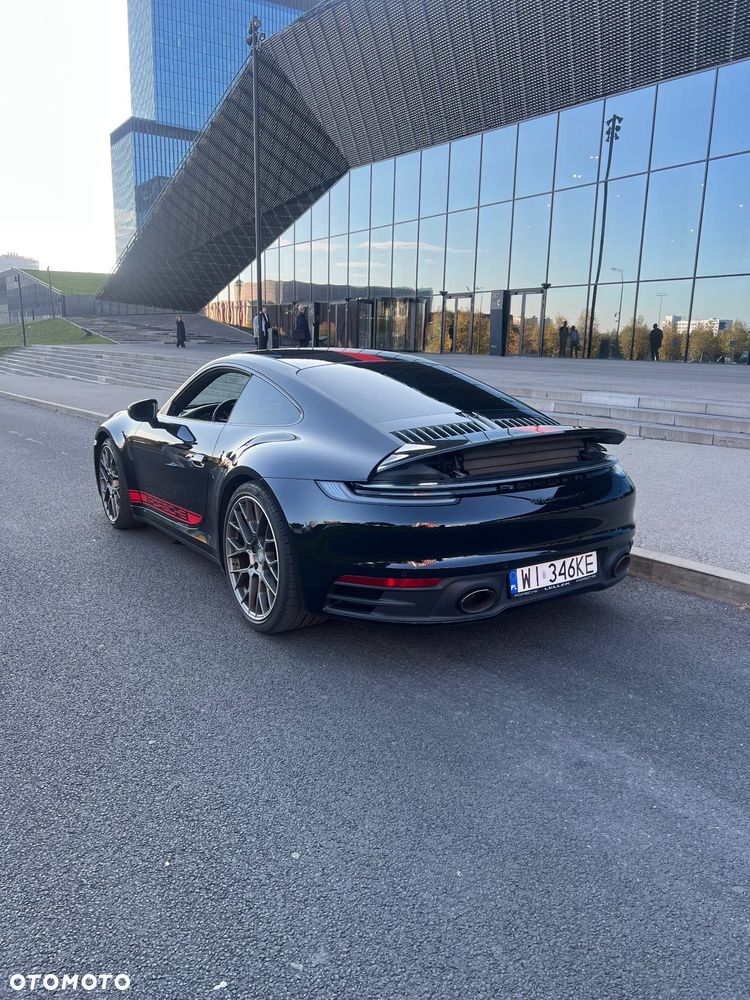 Porsche 911 Carrera 4S - 12