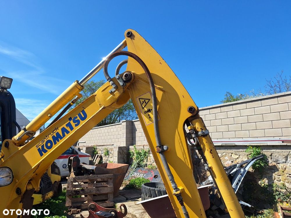 Komatsu Pc16R-3Hs - 25