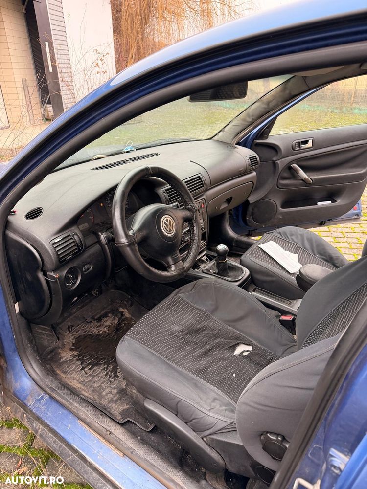 Volkswagen Passat 1.8 Comfortline - 3