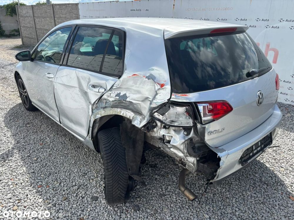 Volkswagen Golf 1.6 TDI DPF Trendline - 4
