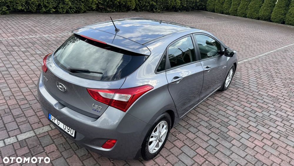 Hyundai i30 blue 1.6 GDI Passion - 13