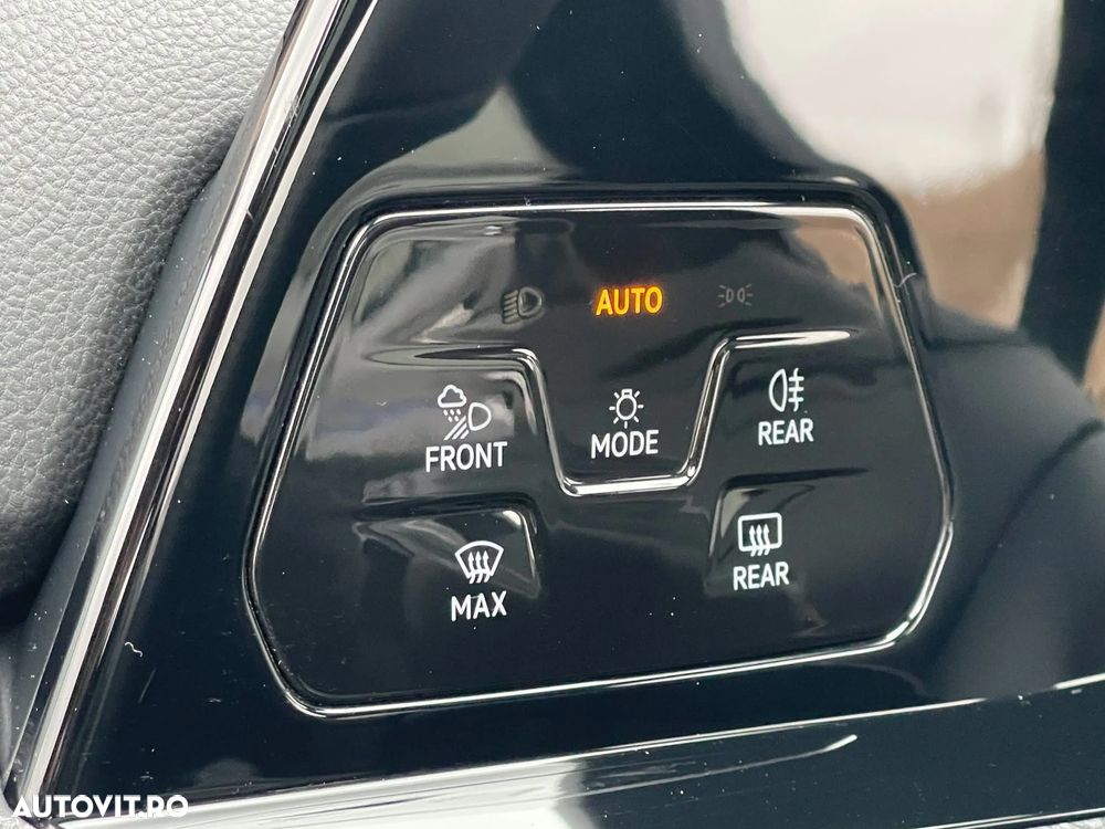 Volkswagen Golf 2.0 TDI SCR DSG R-Line - 22