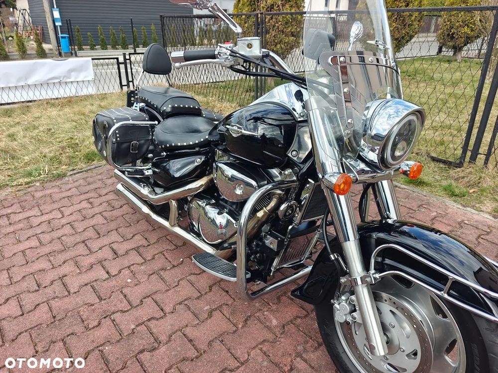 Suzuki Intruder - 4