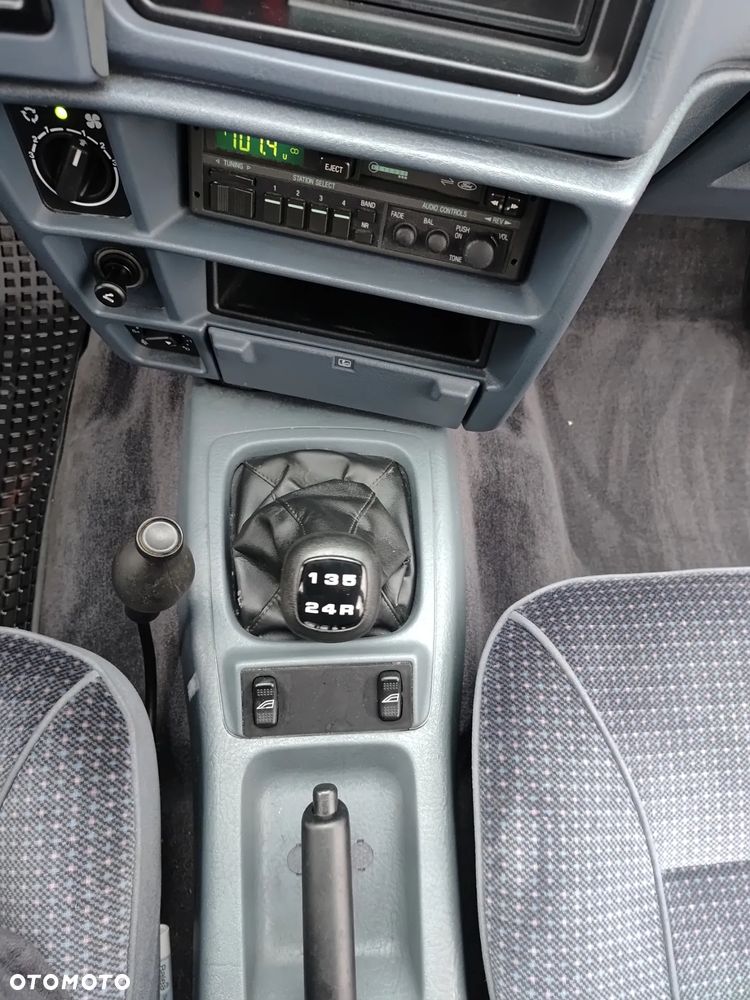 Ford Sierra 2.0 Ghia - 27