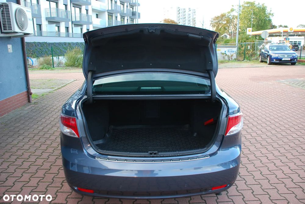 Toyota Avensis - 24