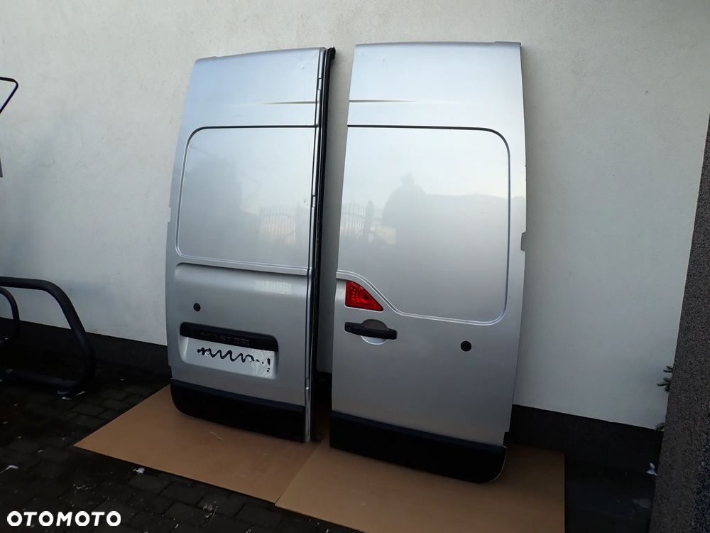 Master 3,4 Movano NV400 Drzwi Tylne Srebrne - 1