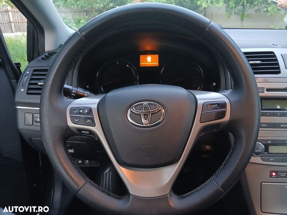 Toyota Avensis 1.6 Executive - 12