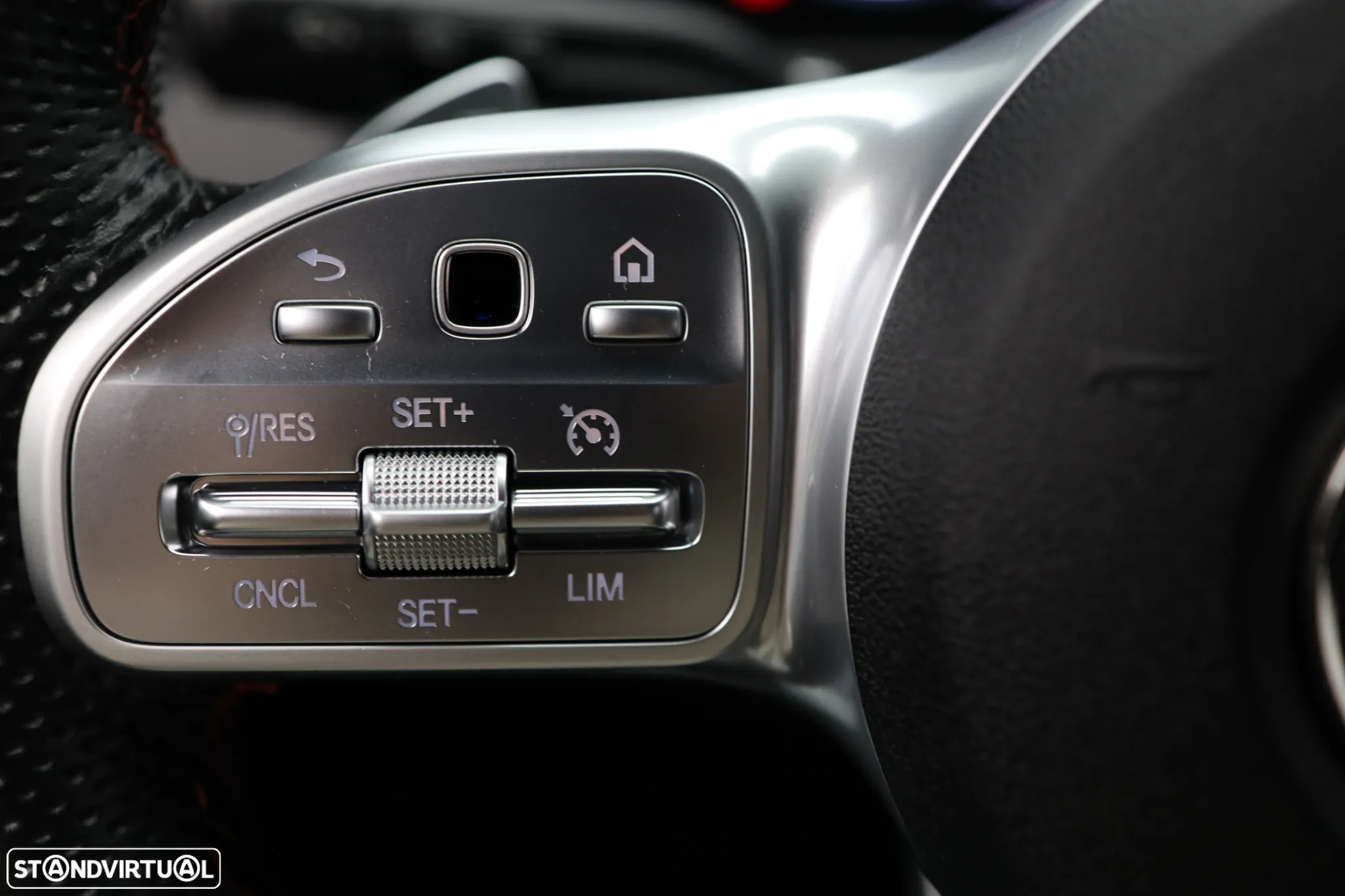 Mercedes-Benz GLB 200 d AMG Line - 14