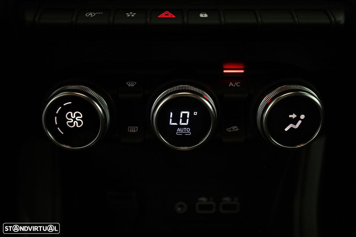 Renault Captur 1.0 TCe Techno Bi-Fuel - 13