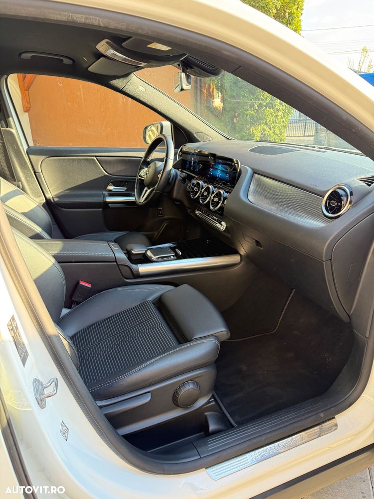 Mercedes-Benz GLA - 16