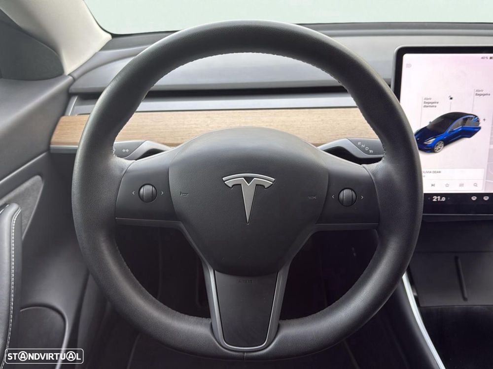 Tesla Model 3 - 11