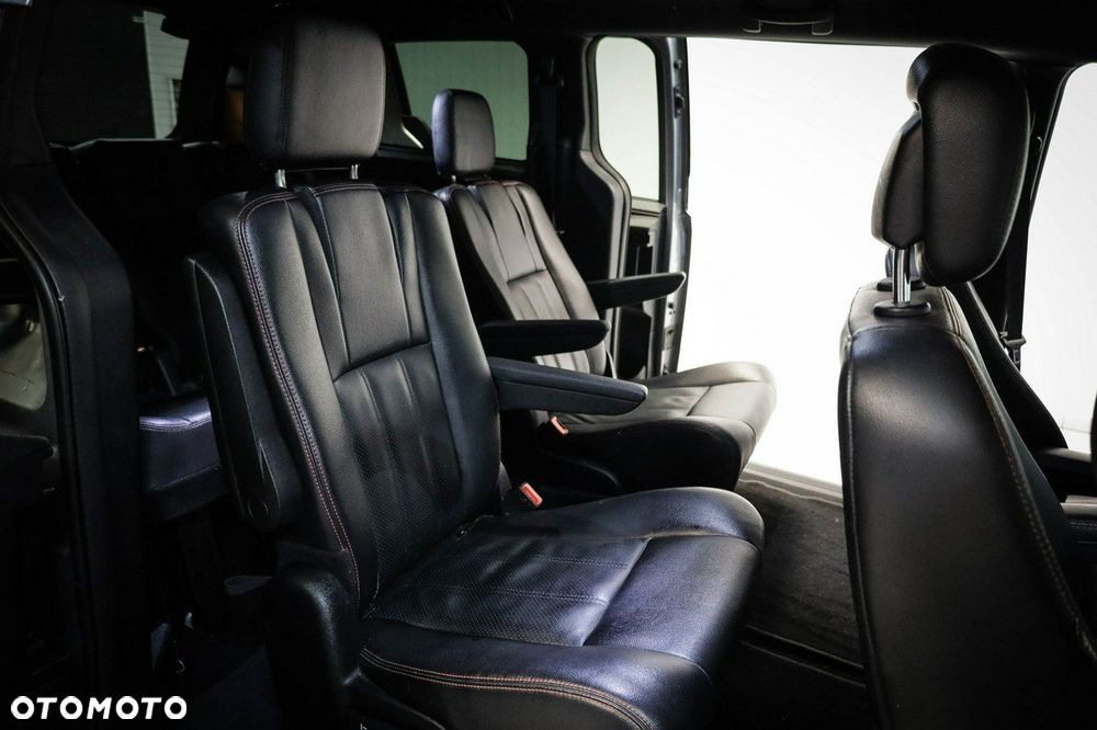Dodge Grand Caravan - 24