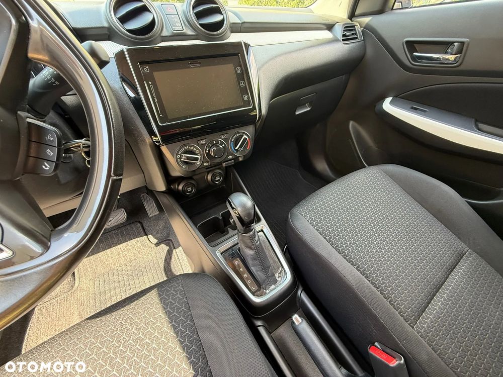 Suzuki Swift 1.2 Dualjet SHVS Premium CVT - 9