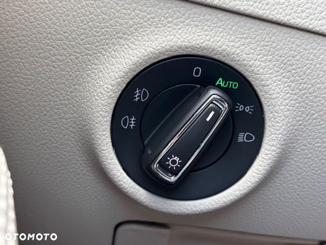 Skoda Superb 2.0 TDI SCR Style DSG - 35