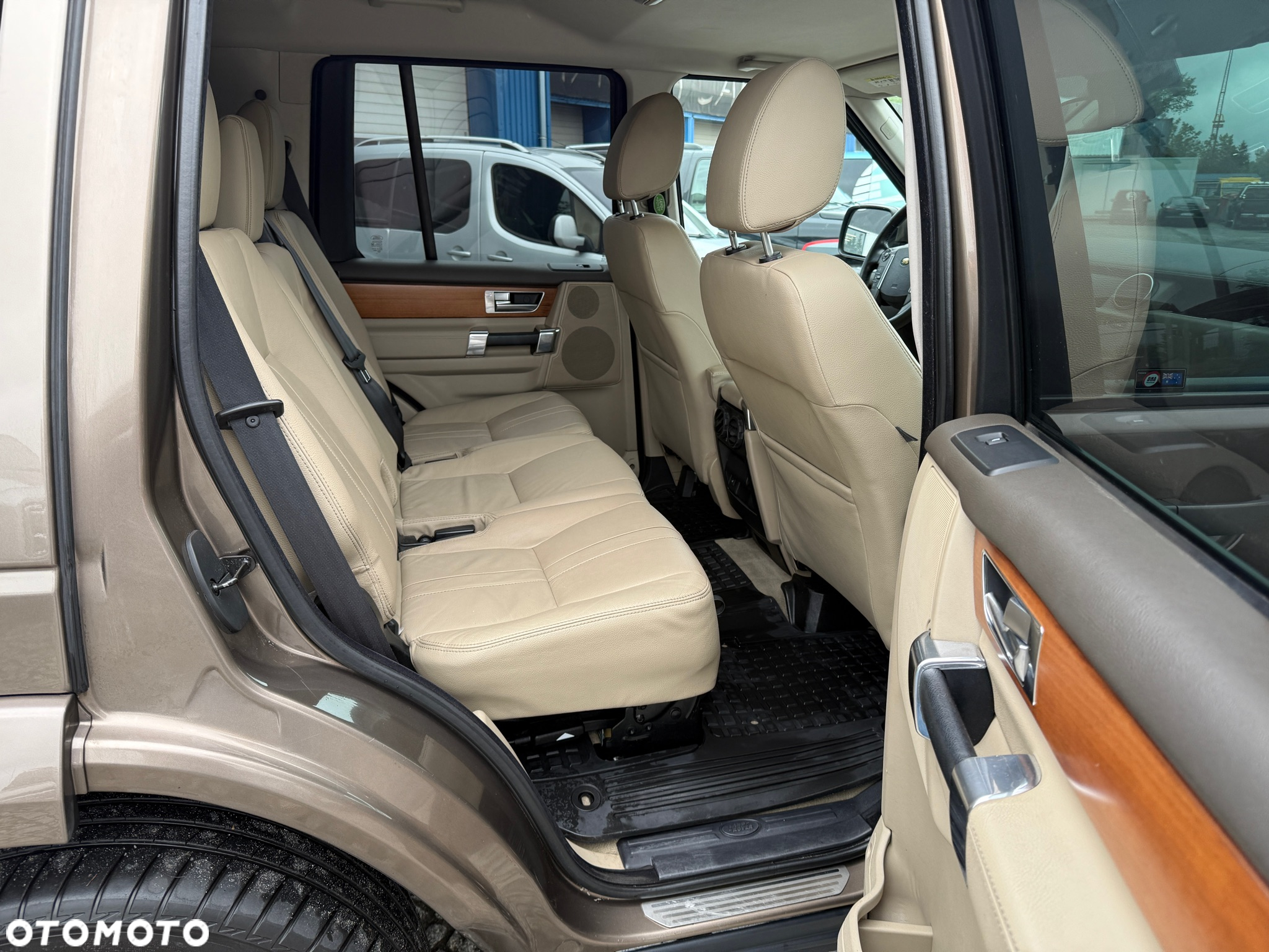 Land Rover Discovery IV 3.0D V6 HSE - 26