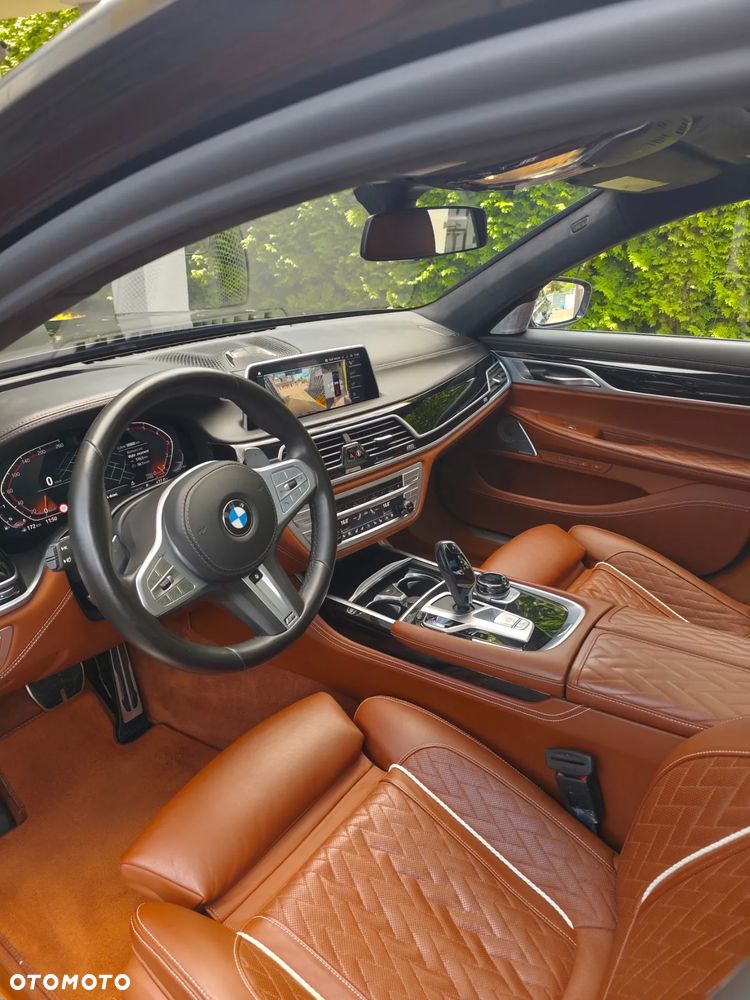 BMW Seria 7 750Li xDrive - 25
