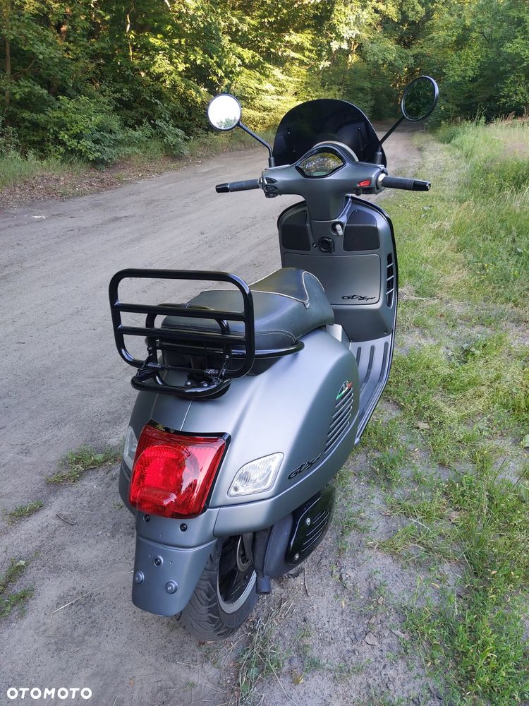 Vespa GTS - 7