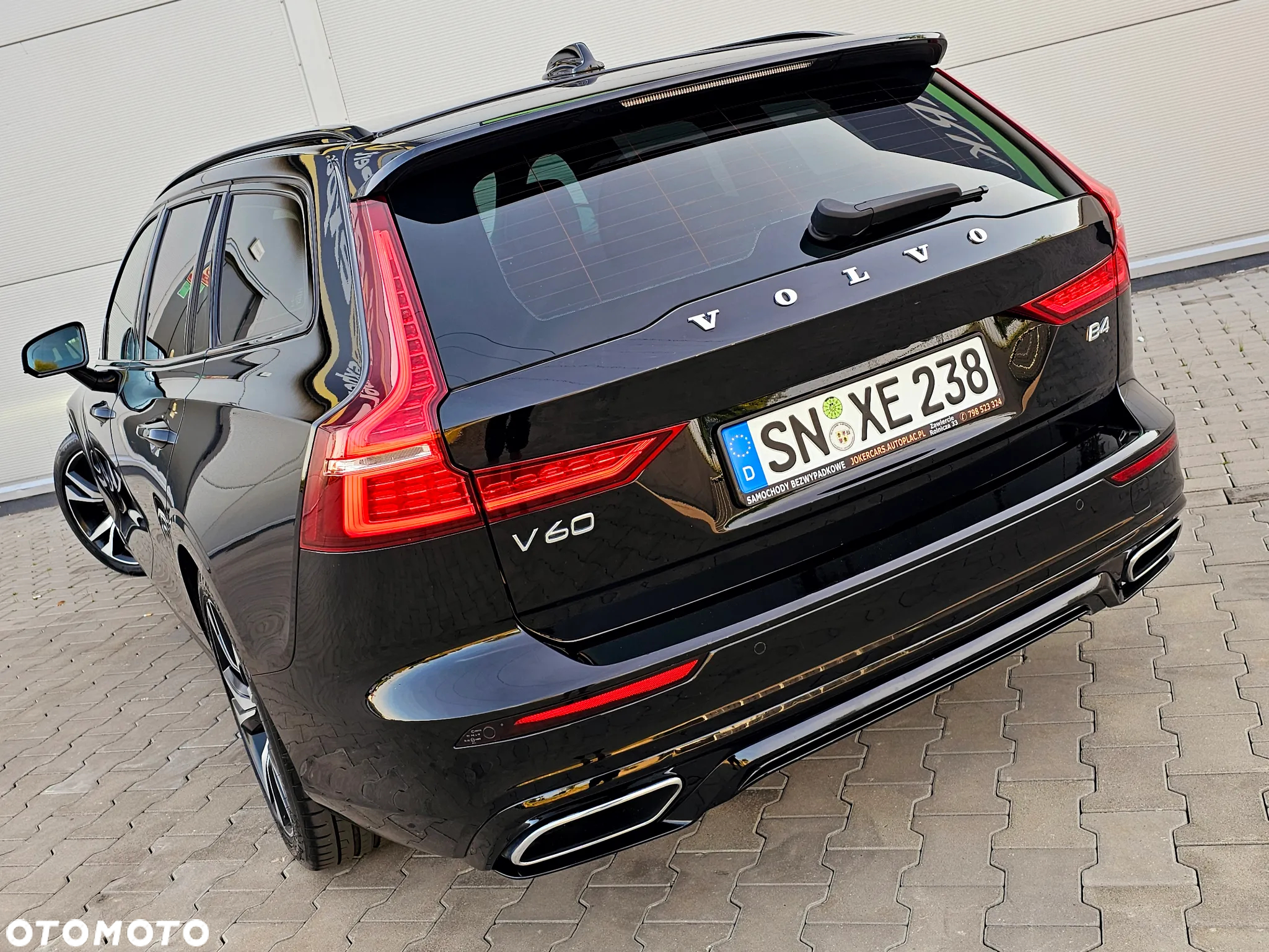 Volvo V60 B4 D Geartronic RDesign - 17