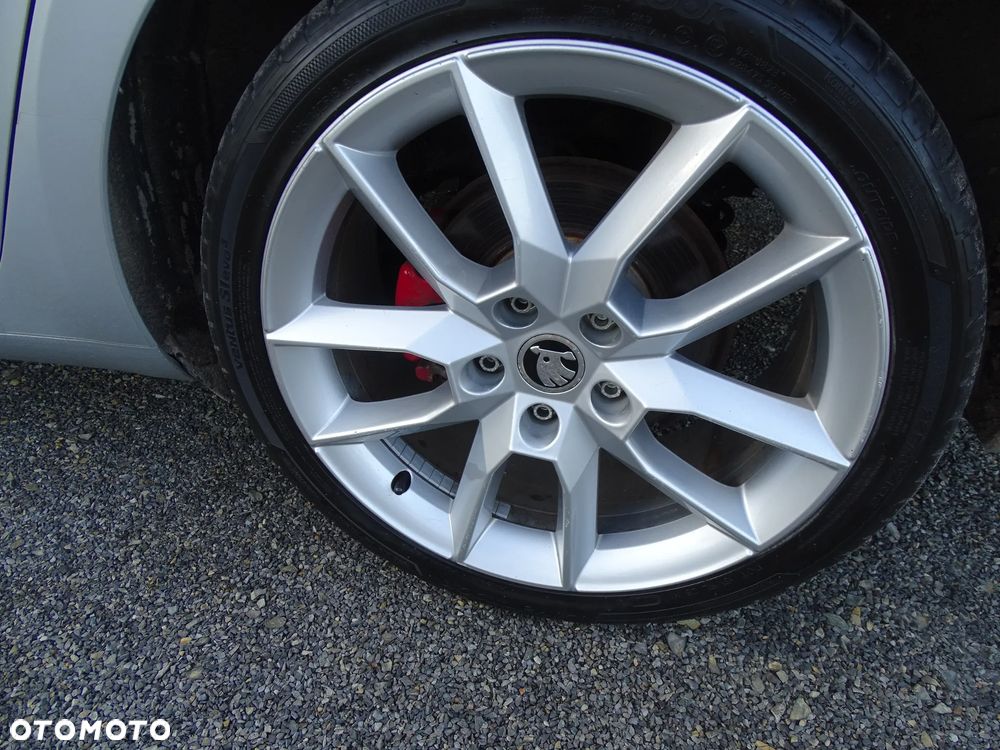 Skoda Octavia 2.0 TDI RS - 34