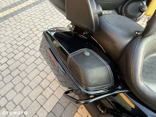 Harley-Davidson Touring Road Glide - 23