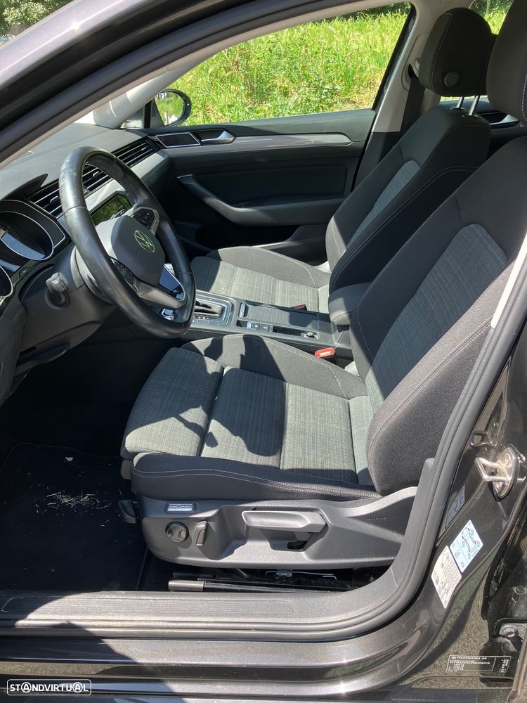 VW Passat Variant - 10