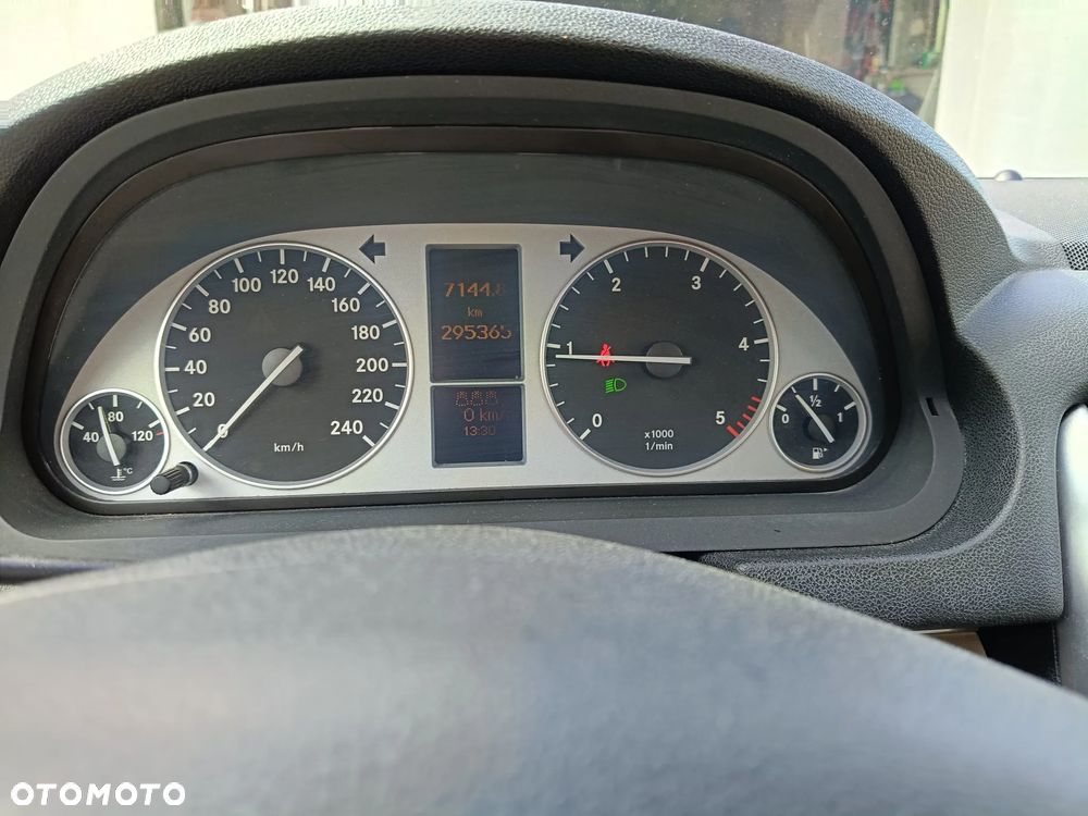 Mercedes-Benz Klasa B 200 CDI - 11