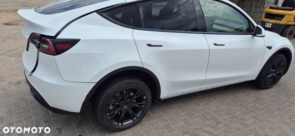 Tesla Model Y 62.5 Standard RWD - 7