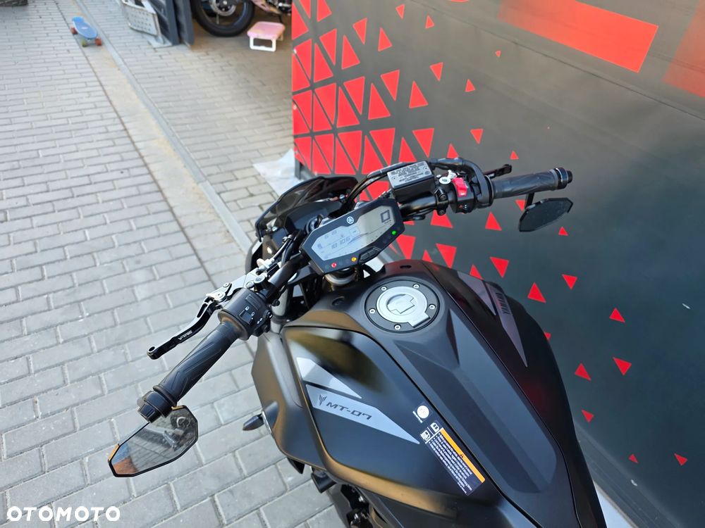Yamaha MT - 17