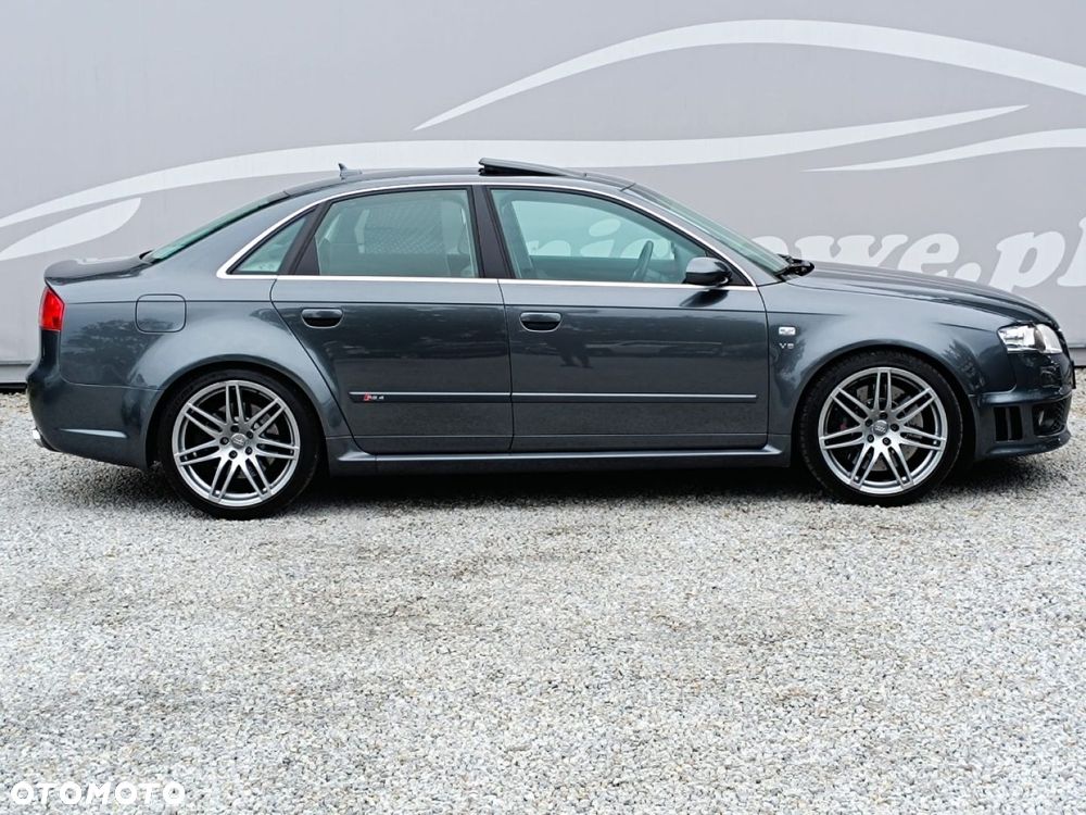 Audi RS4 Limousine - 17