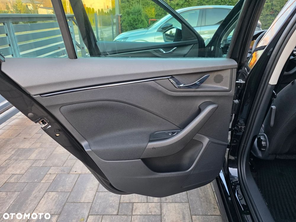 Skoda Kamiq 1.0 TSI Selection DSG - 34