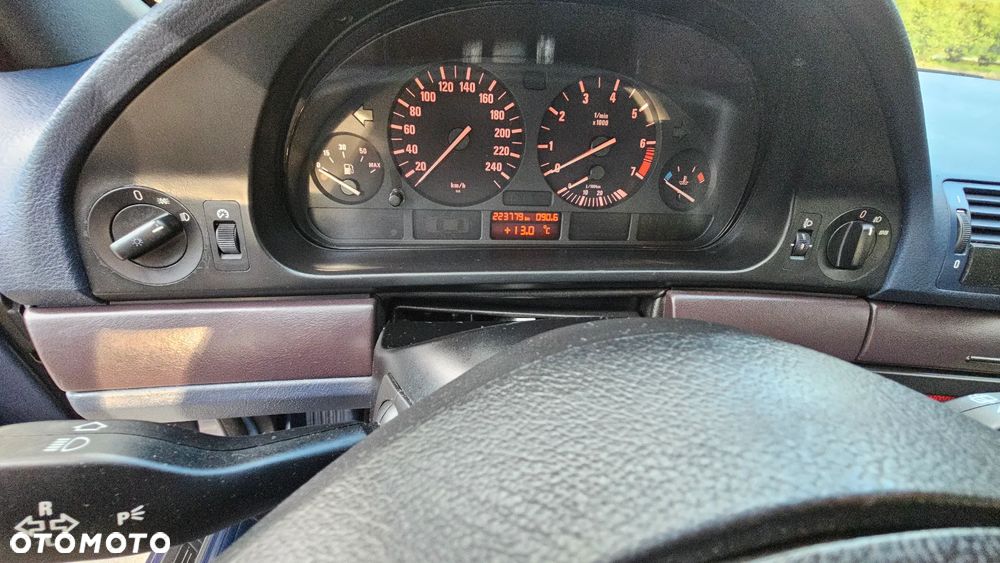 BMW Seria 5 - 25