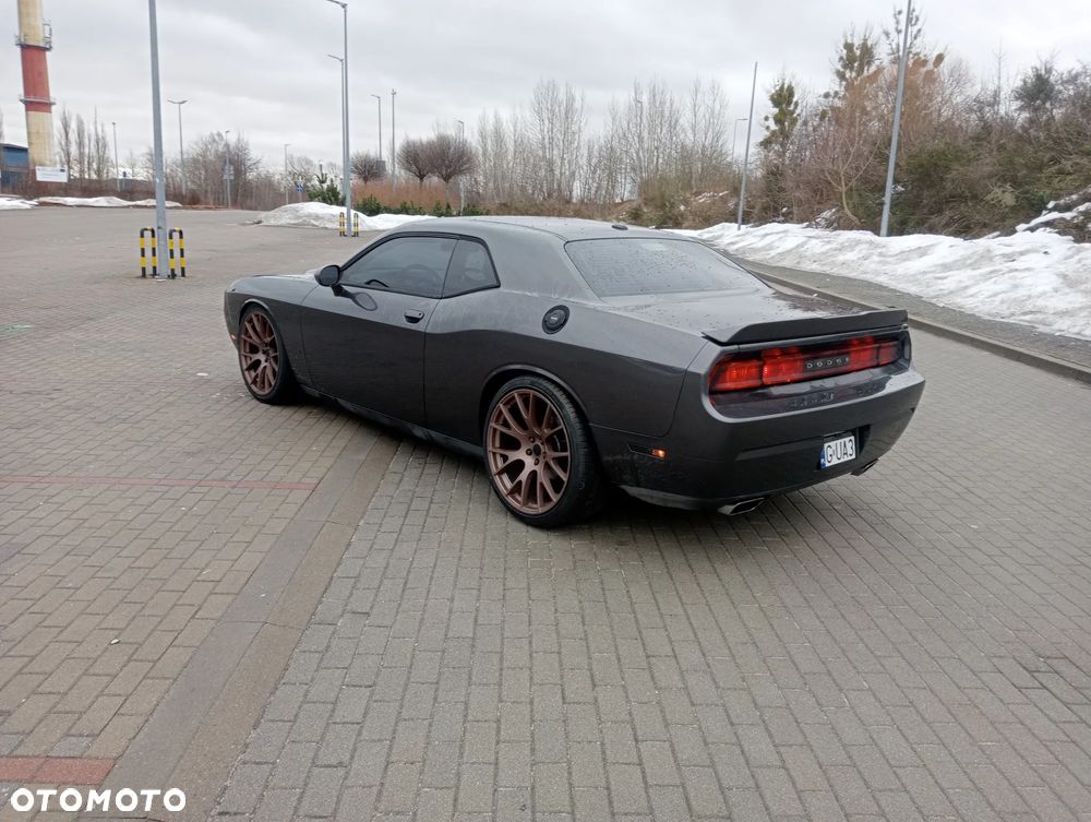 Dodge Challenger - 10