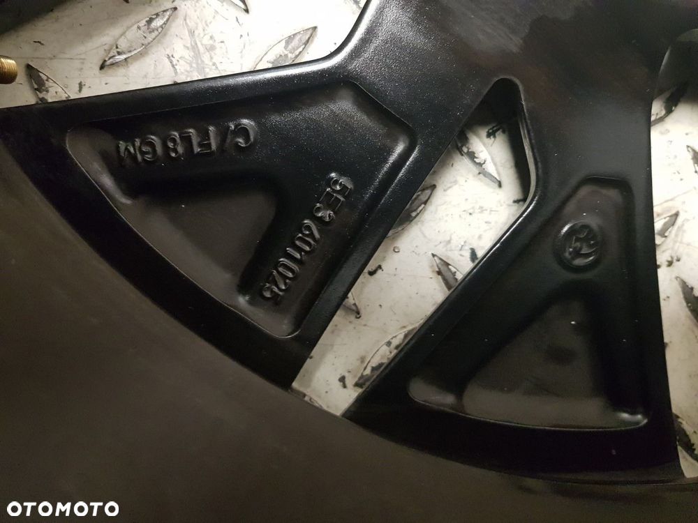 ŁADNA FELGA ALUMINIOWA ALUFELGA SKODA OCTAVIA IV 4 7.0J X 17 ET46 5 x 112 5e3601025C - 10