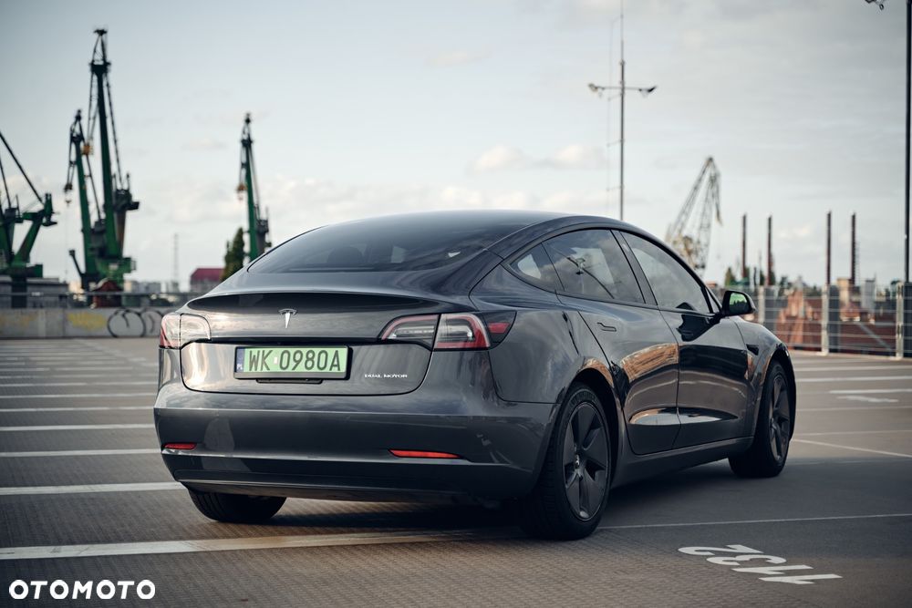 Tesla Model 3 - 5