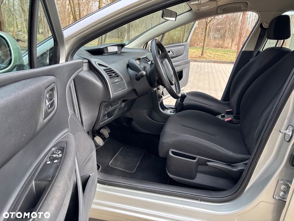 Citroën C4 1.4 16V Style - 18