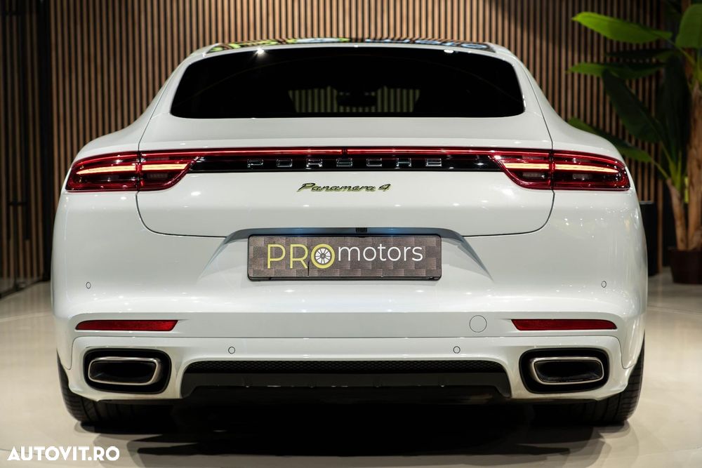 Porsche Panamera - 12