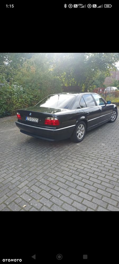 BMW Seria 7 740i V8 - 1