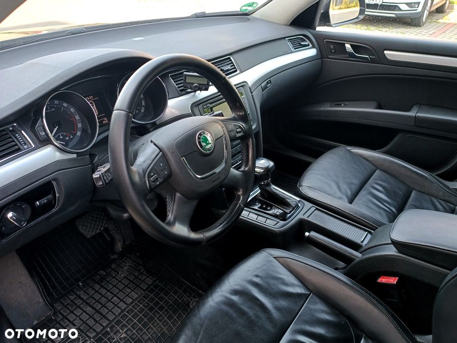 Skoda Superb 2.0 TDI DSG Exclusive - 22