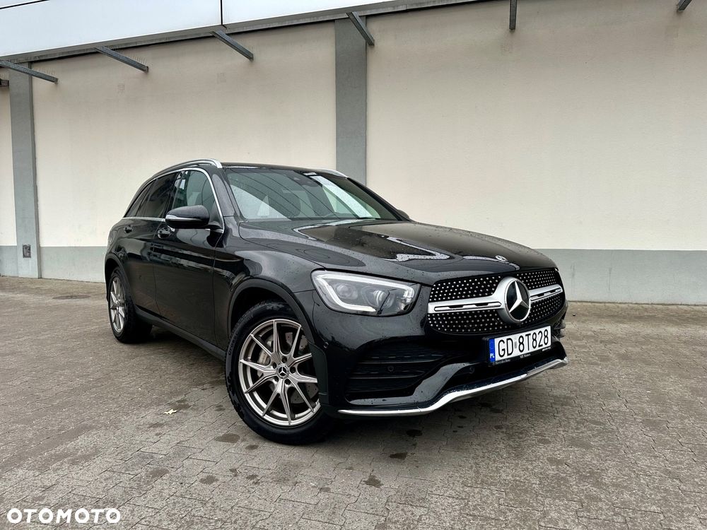 Mercedes-Benz GLC 300 d 4Matic 9G-TRONIC AMG Line - 2