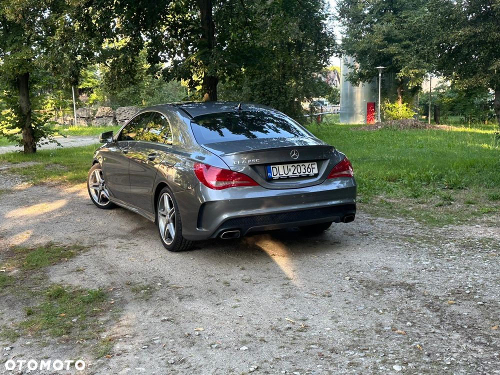 Mercedes-Benz CLA 250 7G-DCT AMG Line - 5