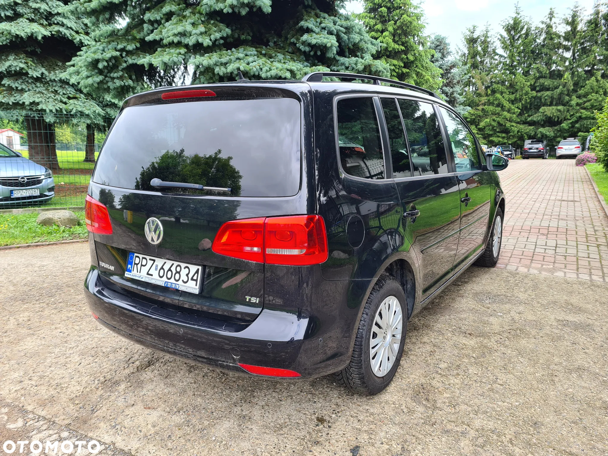 Volkswagen Touran - 14