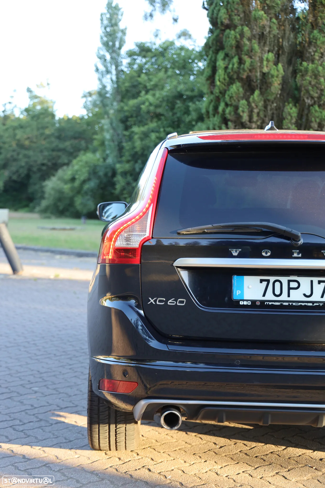 Volvo XC 60 2.0 D4 R-Design Geartronic - 8