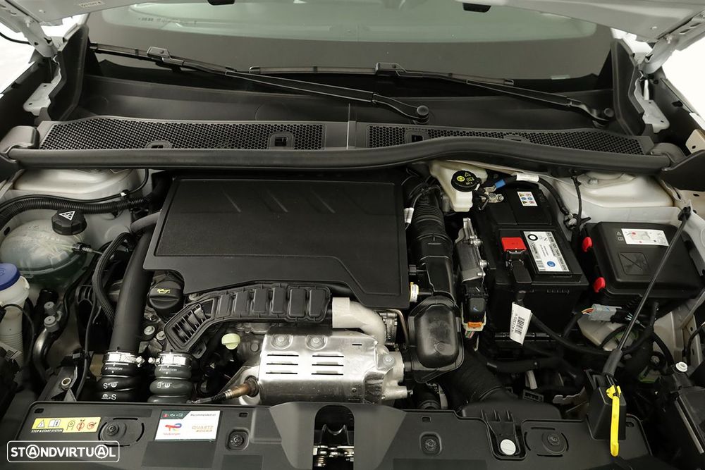 Peugeot 2008 1.2 PureTech Allure EAT8 - 24